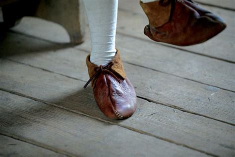 custom made authentic colonial shoes